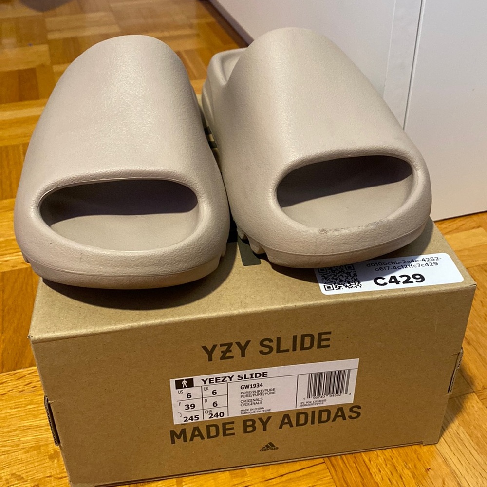 Yeezy slide pure restock pair size 6